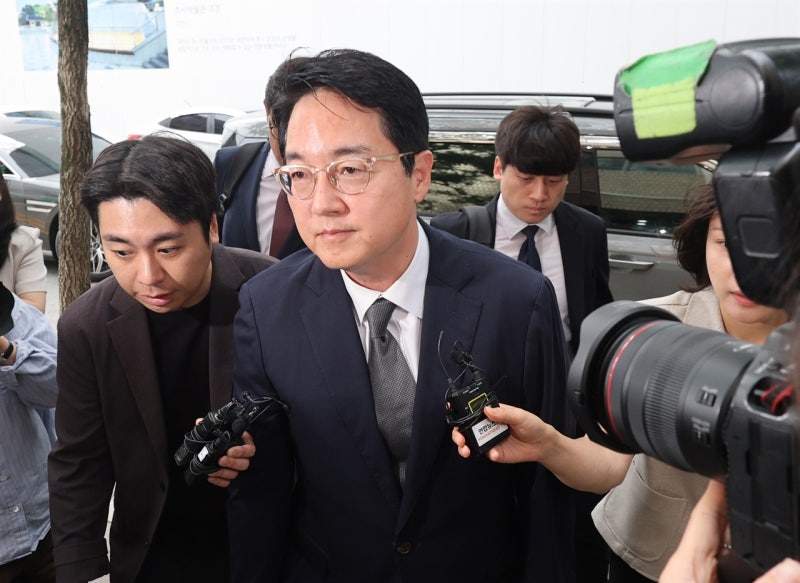'내란 가담 의혹' <b>심우정</b> 전 검찰총장, 구속 갈림길... "소상히 설명할...