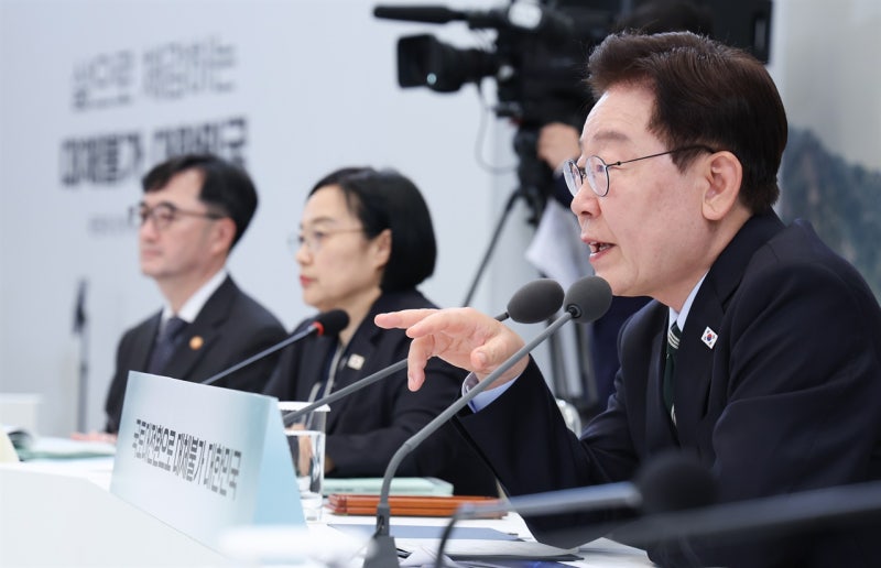 농식품부 장관에 힘 실어준 이 대통령 "<b>농업보조금</b> 늘려야"
