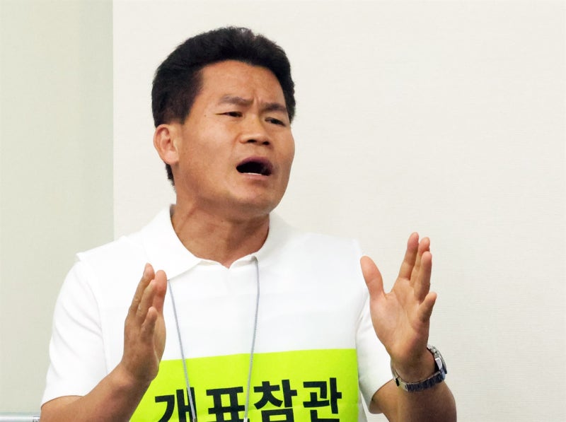 전한길도 참관한 <b>통영시장</b> '<b>재검표</b>'... 이변은 없었다