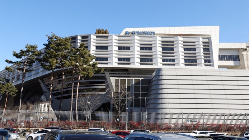 "<b>AI 인프라</b>가 국가 경쟁력"… 우본·산은, 1조 <b>펀드</b> 짠다