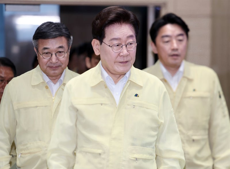 경험해보지 못한 역대급 폭염… 이 대통령 "행정력 총동원해라"
