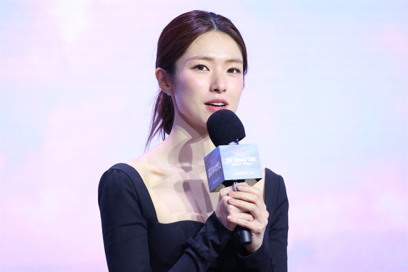 배우 <b>하영</b>, 증조부 '<b>친일</b> <b>논란</b>'에 "역사 깊이 공부하겠다"