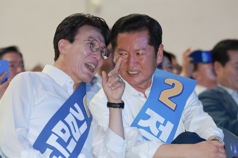 <b>김민석</b> 누적득표 52.2%... <b>정청래</b>와 격차 14%p로 커져