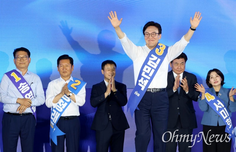 <b>김민석</b>, 서울·경기 경선도 1위... 주말 승부 싹쓸이