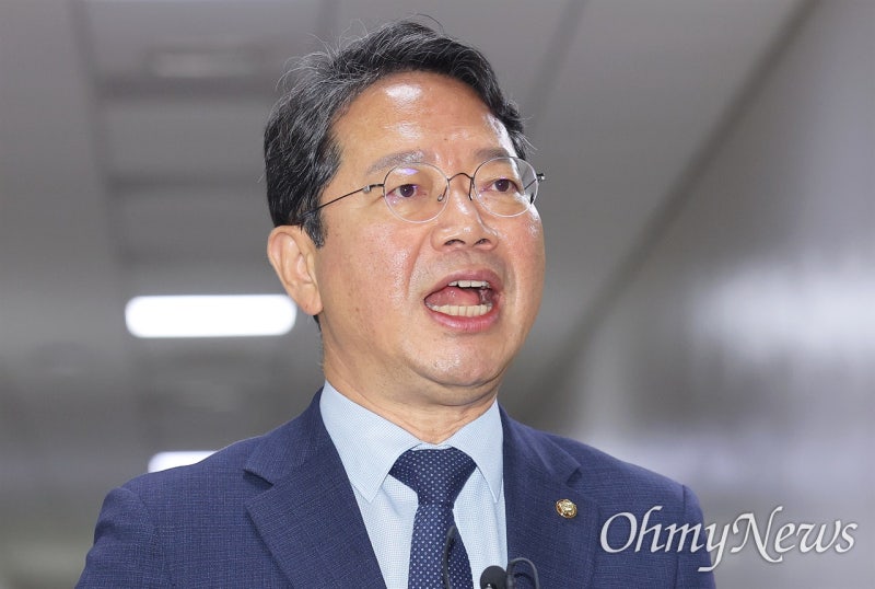 <b>김승원</b> "사회적 약자 보호기관으로서의 법무부 모습 회복할 것"