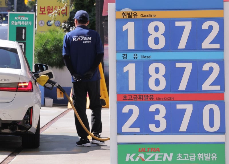 <b>국회의원</b> 7개월 기름값만 5억... 전기차로 계산해보니 [그 정보가 알고...