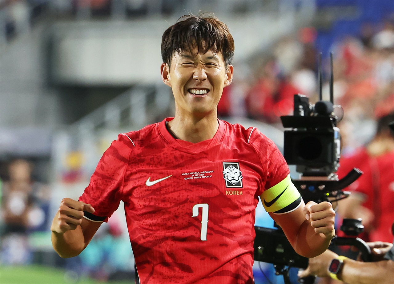 달라진 한국 축구... <b>모레노</b>호, 에콰도르전 3골차 대승