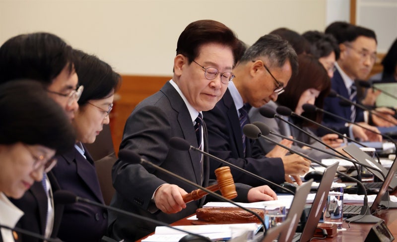 <b>이재명</b> 대통령의 <b>SNS</b>, 전선을 넓히다