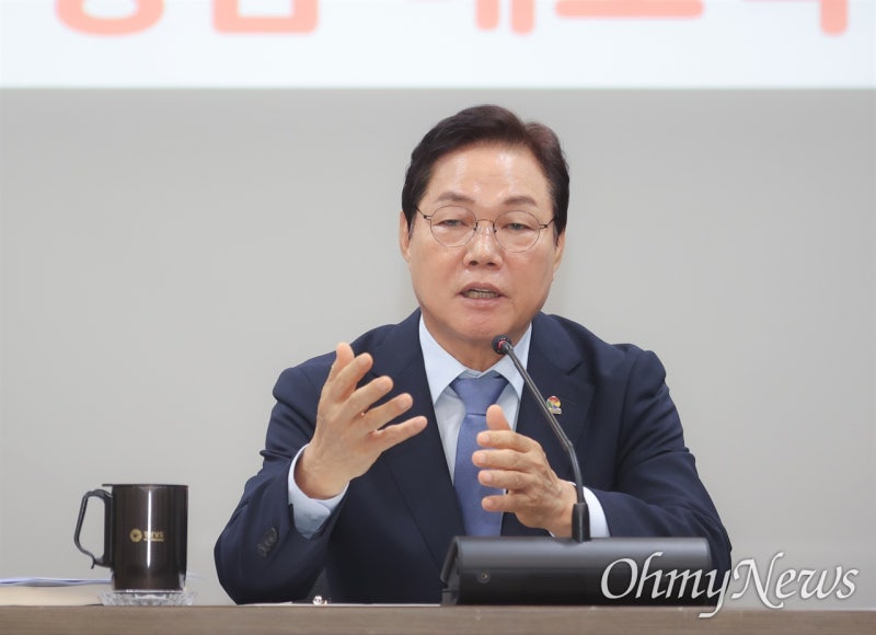<b>박완수</b> '13시간 <b>경찰 조사</b>' 진화 나선 경남도