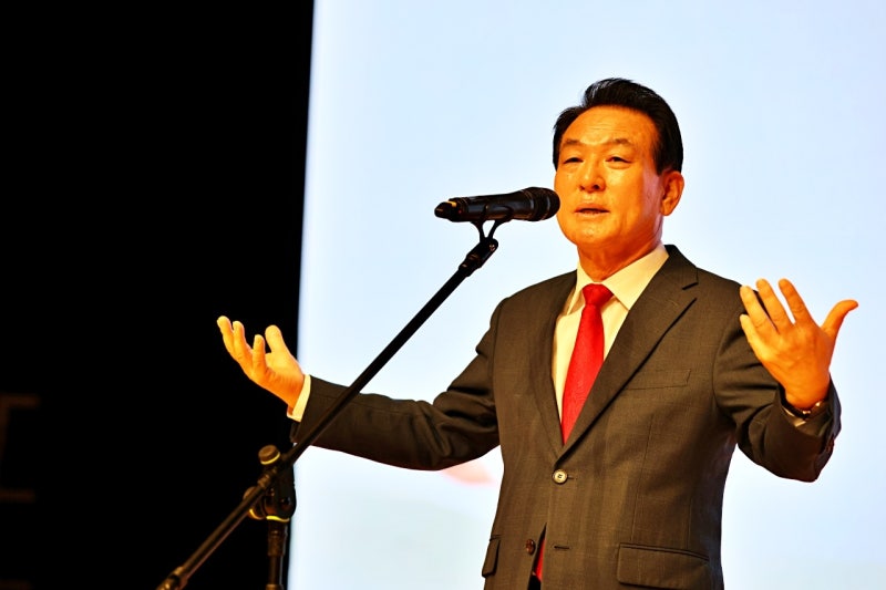 '명절선물 명함 동봉' <b>백성현</b> <b>논산시장</b> 항소심 결심... "깊이 반성"