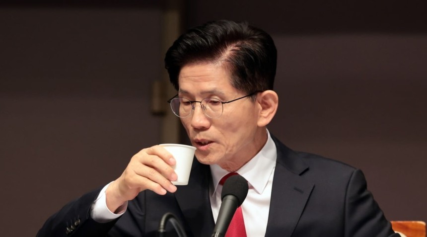 국민의힘은 김문수 대선 후보를 한덕수 후보로 교체하는 데 대한 찬반을 묻는 전 당원 투표를 한 결과, 반대 의견이 찬성보다 많아 부결됐다고 10일 밝혔다. 사진=연합뉴스