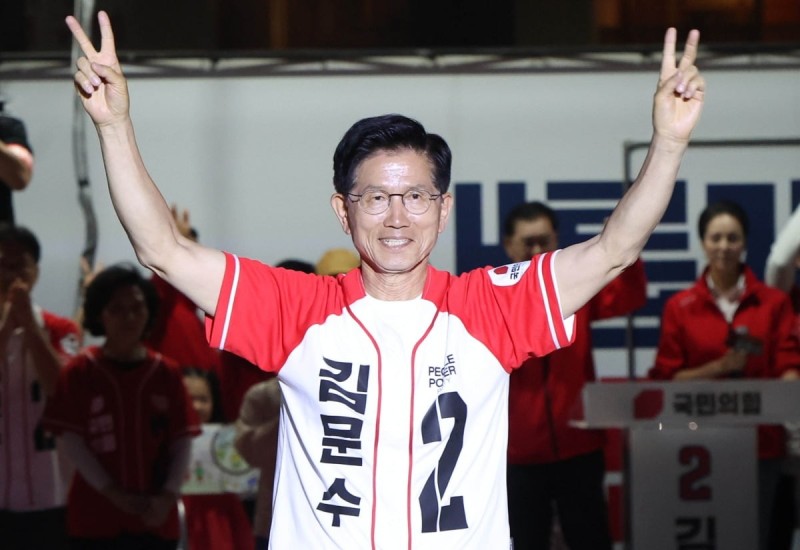 <b>김문수</b> "괴물 총통 독재 막고 <b>자유민주주의</b> 지킬 마지막 기회"