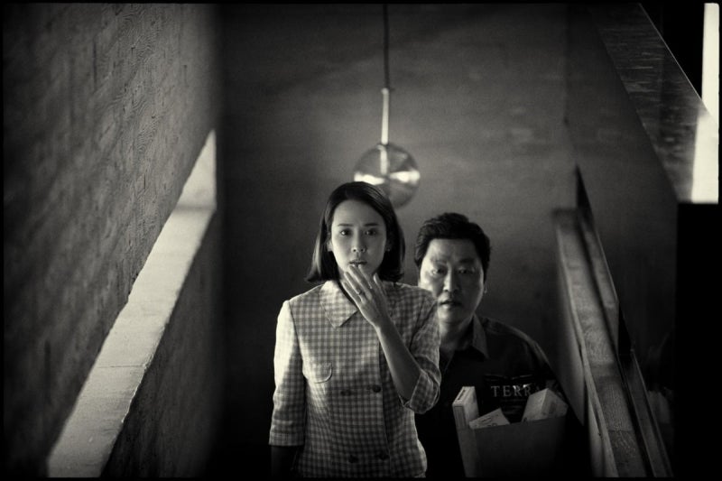 뉴욕타임스 "<b>21세기 최고</b>의 <b>영화</b>는 '<b>기생충</b>'"