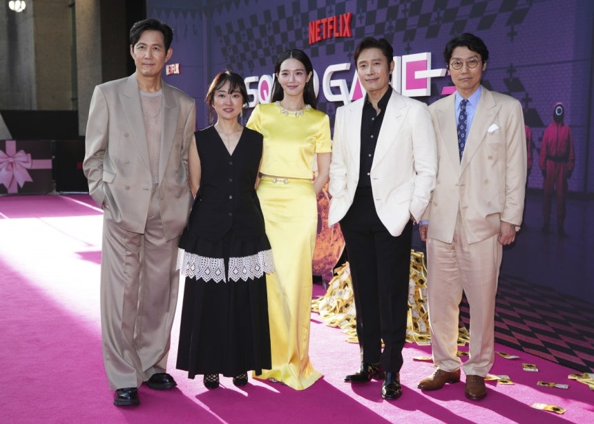 오징어 게임3 출연진과 감독.  사진=연합뉴스