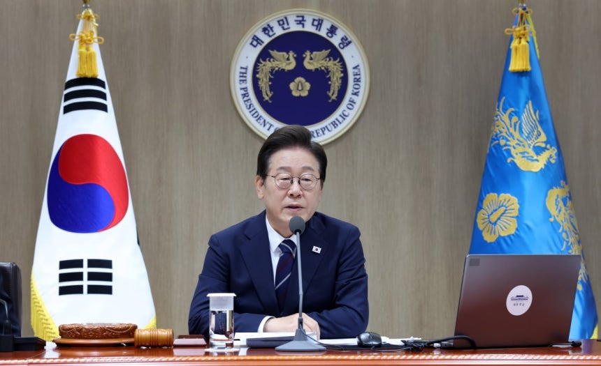 이재명 대통령이 1일 서울 용산 대통령실 청사에서 열린 국무회의를 주재하며 발언하고 있다./2025.7.1. 대통령실사진기자단 한국경제 김범준 기자