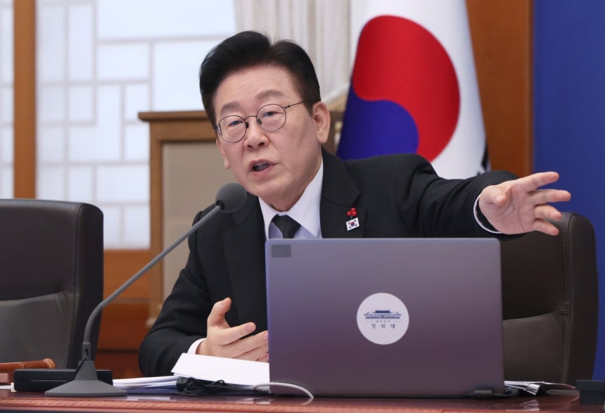 이재명 대통령이 27일 청와대 본관에서 열린 제3회 국무회의에서 발언을 하고 있다. /2026.1.27. 청와대사진기자단