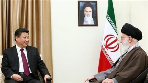 2016년 12월 시진핑 중국국가 주석이 아야톨라 세예드 알리 하메네이 이란 최고지도자와 면담핮는 모습. 사진=연합뉴스