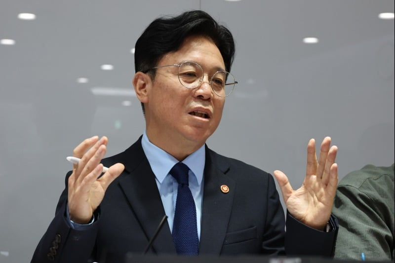 대기업 초과이익 나눠 갖자? 노동장관의 파격 제안