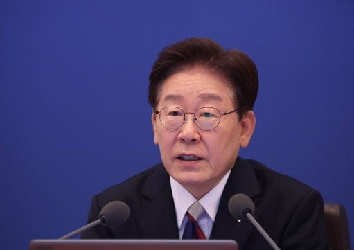 李대통령 "기업 초과 이윤 논쟁도 신중해야"