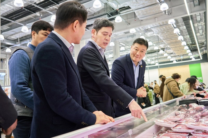 정용진, 등기이사 오른다…13년 만에 이마트 대표이사로