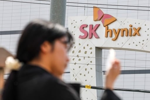 [속보] SK하이닉스, 사상 첫 '250만원' 달성…5%대 급등