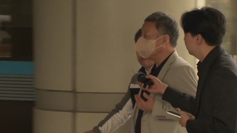 '세무조사 무마 뒷돈' <b>윤우진</b>, 1심에서 징역 10개월 선고
