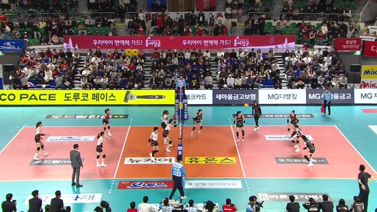 '<b>양효진</b> V리그 첫 1천500 블로킹' <b>현대건설</b> 8연승