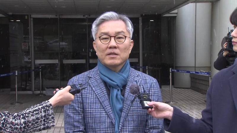 '채널A <b>기자 명예훼손</b>' 최강욱 항소심 '<b>유죄</b>'...1심 무죄 뒤집혀