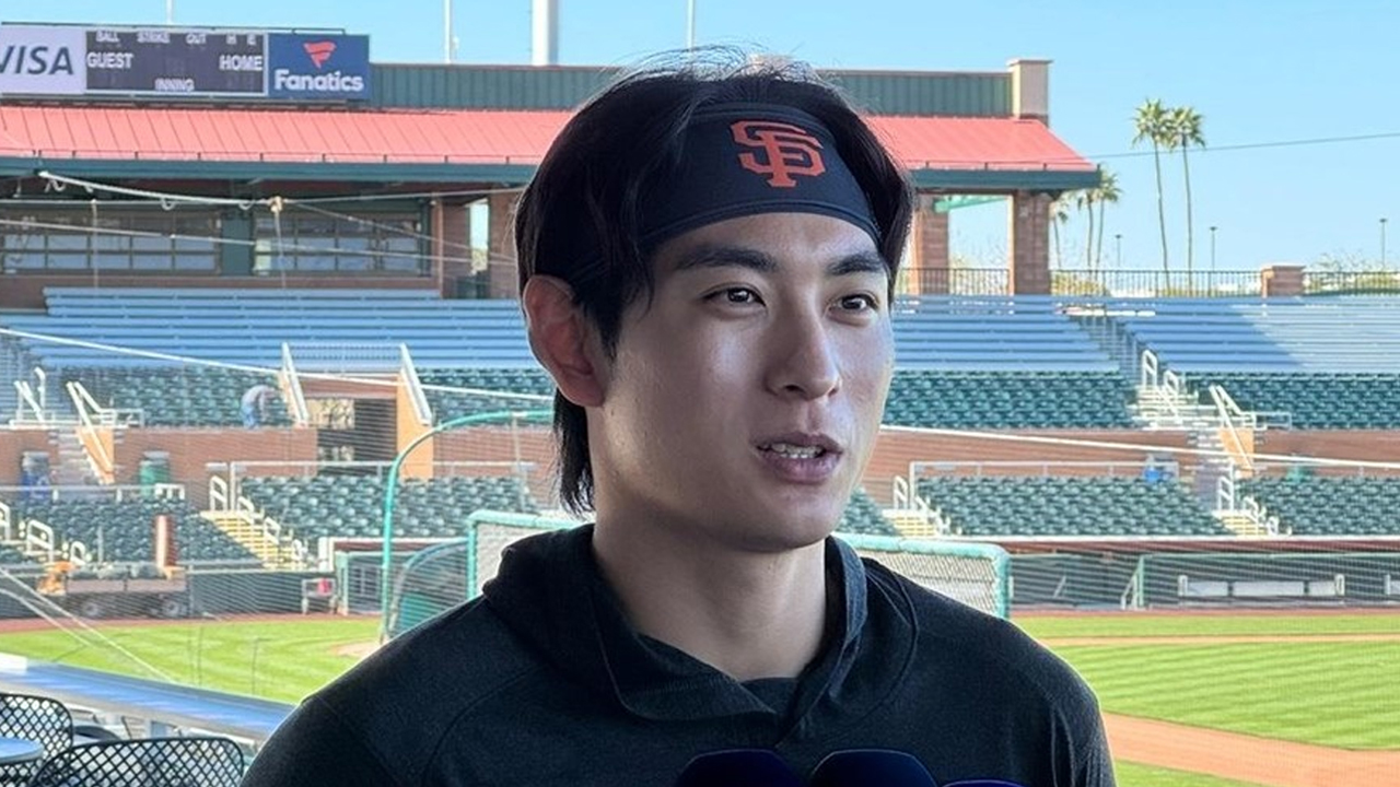 MLB닷컴 "<b>이정후</b>, 올 <b>루키</b> 팀 후보...<b>이정후</b>는 스프링캠프 합류 훈련 돌입