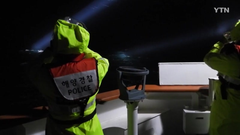 <b>제주</b> <b>어선</b> 전복 '야간 수색' 진행...<b>실종자</b> 2명 미발견