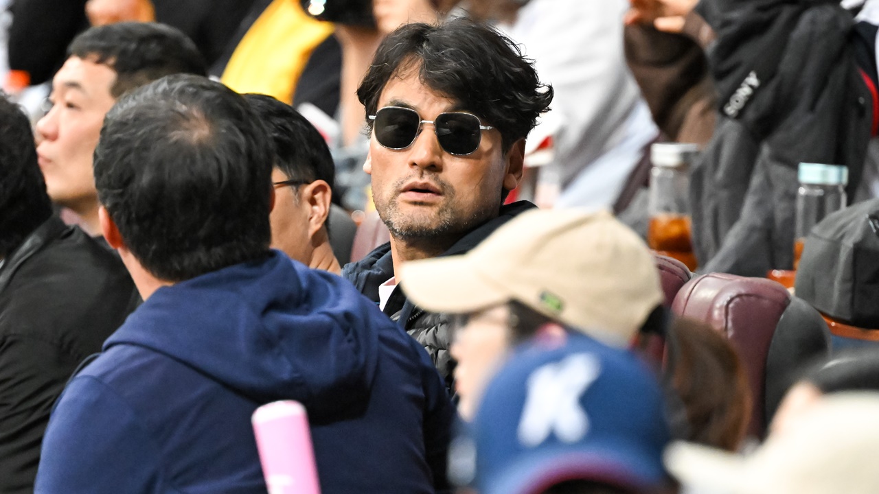 <b>박찬호</b>, MLB 서울시리즈 1차전 시구