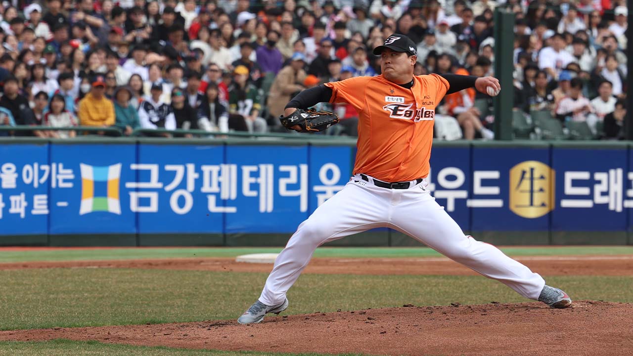 "반갑다 프로야구"...<b>류현진</b>, 12년 만의 <b>개막전</b> 선발
