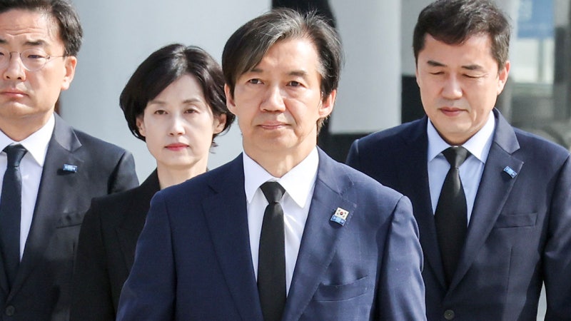 <b>조국</b> "윤 대통령과 언제 어떤 형식이든 만나길 희망"