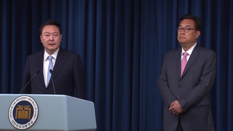尹, 신임 <b>비서실장</b>에 <b>정진석</b> <b>임명</b>..."설득과 소통 주력"