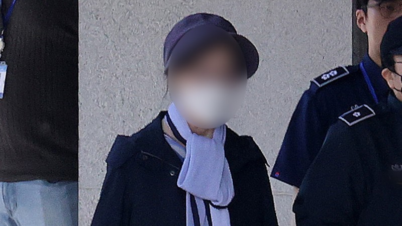 '윤석열 <b>대통령 장모</b>' <b>최은순</b> 씨 가석방으로 출소