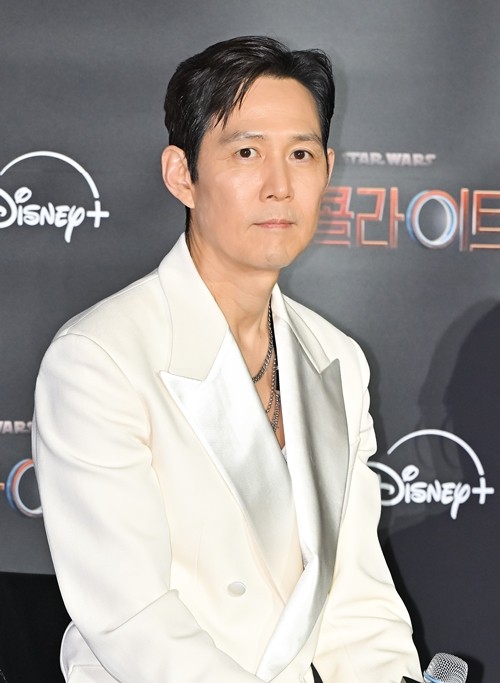 "<b>이정재</b>, 경영권 편취"…<b>래몽래인</b> 대표 반박