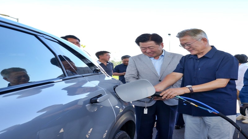 제주 찾은 <b>문재인</b> 전 <b>대통령</b> "제주 탄소 중립 응원"