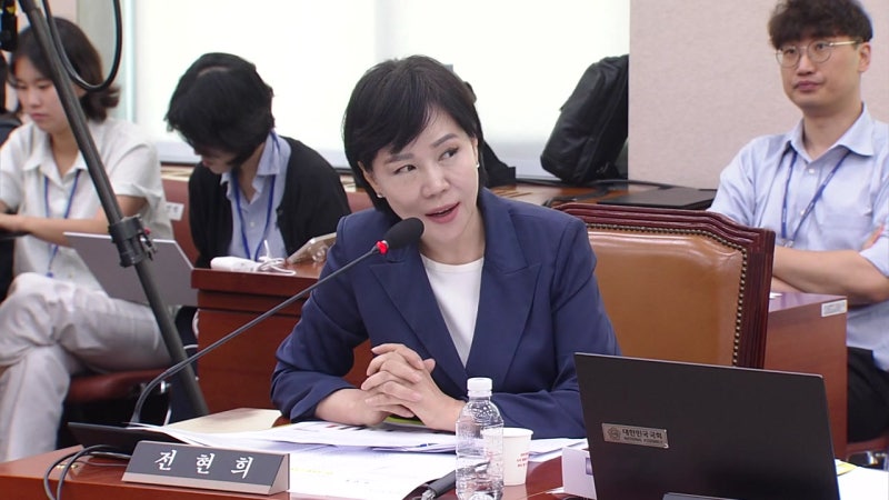 '권익위 사망 사건' 여야 충돌...<b>이진숙</b> <b>청문회</b> 출석