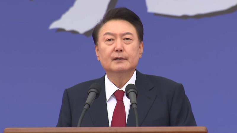 윤 대통령 "북한, 핵 도발하면 그날 종말"...건군 <b>76주년 국군의 날</b> 기념...