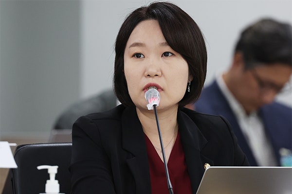 <b>이소영</b> 의원 "<b>정우성</b> 혼외자 <b>낳았다고</b> 결혼? 숨 막혀"