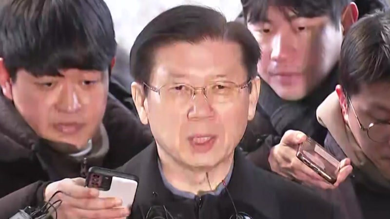 박종준 대통령<b>경호처장</b>, <b>경찰 출석</b>하며 <b>사직</b>...차장 직무대행