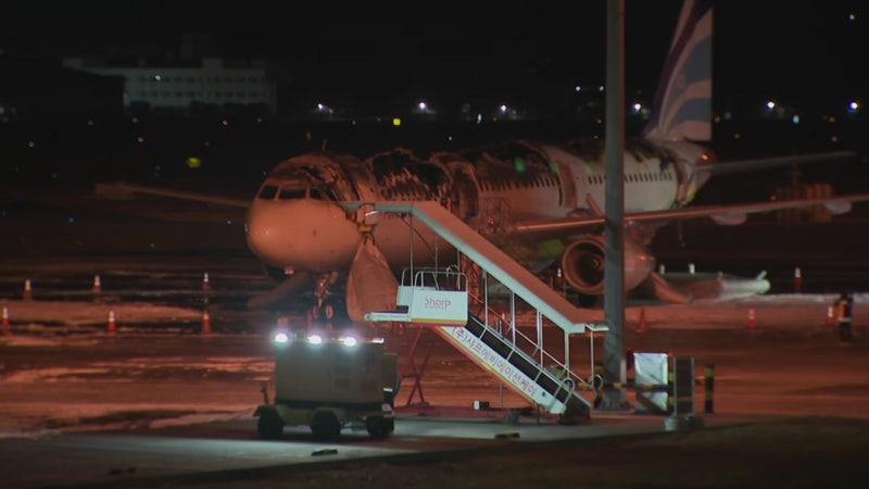 김해공항 <b>에어부산 항공기 화재</b>, 23시 31분 완진