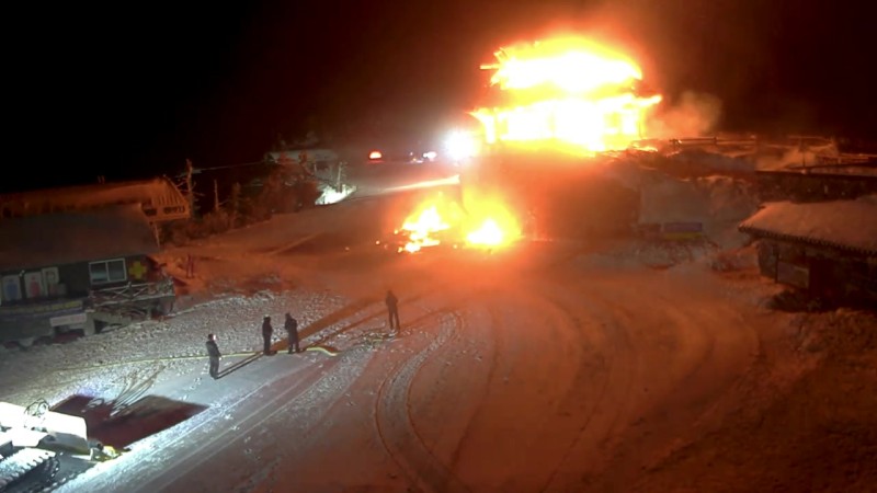 '무주 설천봉 상징' <b>상제루 쉼터</b>, <b>화재</b>로 소실