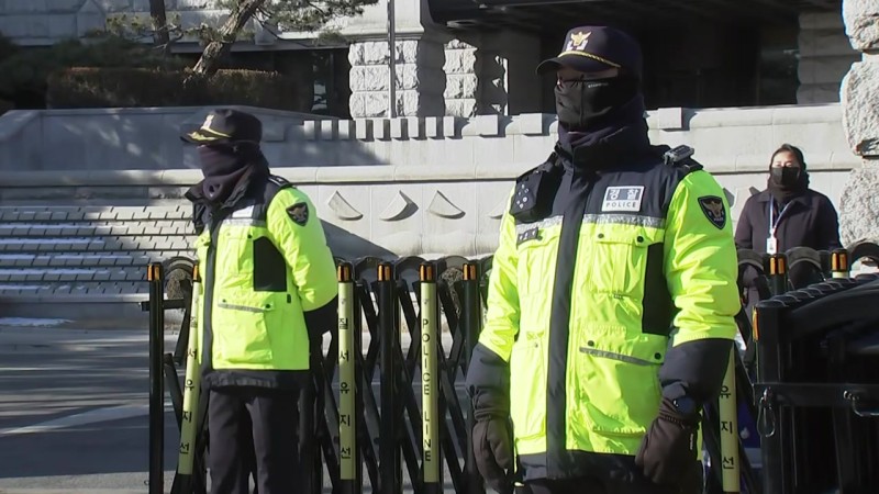 윤 대통령, 오늘 탄핵 심판 출석...긴장감 고조