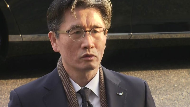 "<b>공수처</b>, <b>영장</b> 쇼핑" vs "수사권 문제없음 확인"
