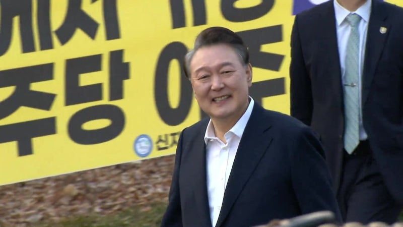 [속보] 대통령 "<b>불법</b> 바로잡은 <b>재판부</b> 용기·결단에 감사"