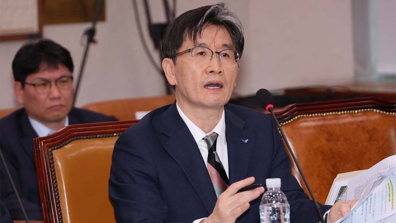 <b>공수처장</b>, <b>사퇴</b> 요구 거부..."적법 절차 위반 없다"