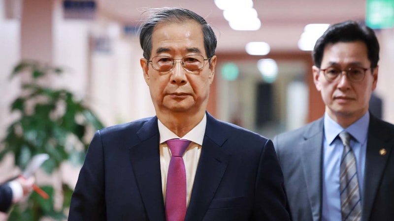 <b>권한대행</b>이 대통령 몫 후임 <b>지명</b>...직무 범위 <b>논란</b>