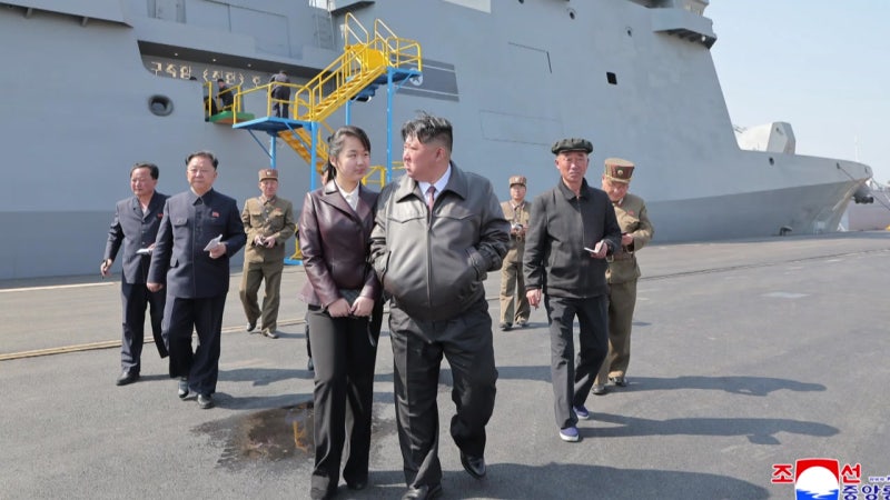 북, <b>최현호</b> 첫 무장사격...<b>김정은</b> "해군 <b>핵무장</b> 가속"