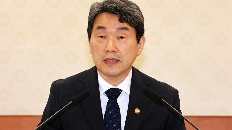 <b>이주호</b>, 긴급 NSC 주재..."빈틈없는 대비태세 유지"